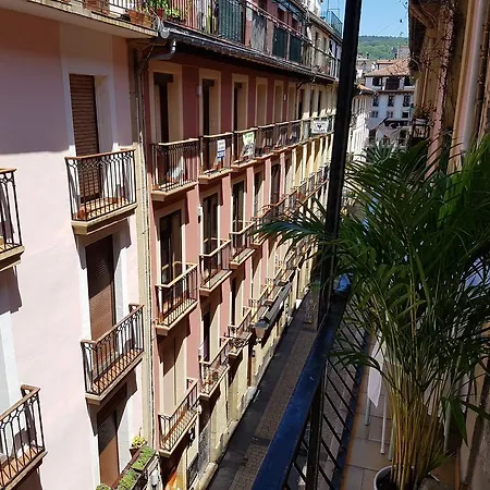 Roger's House Pensión San Sebastián