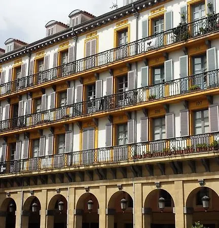 Πανσιόν Roger's House *