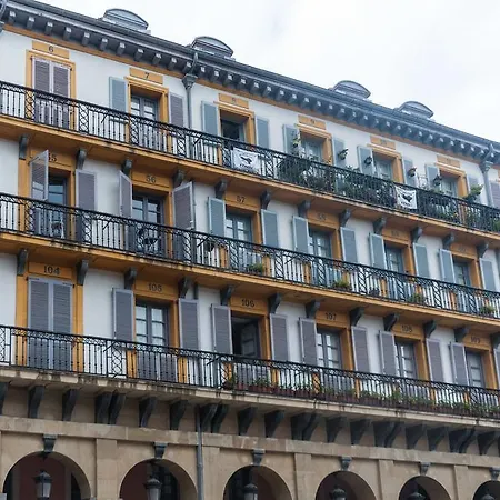 Πανσιόν Roger's House *