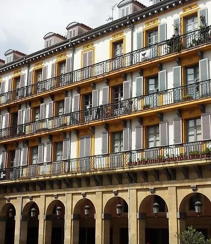 Гостьовий будинок Roger's House *