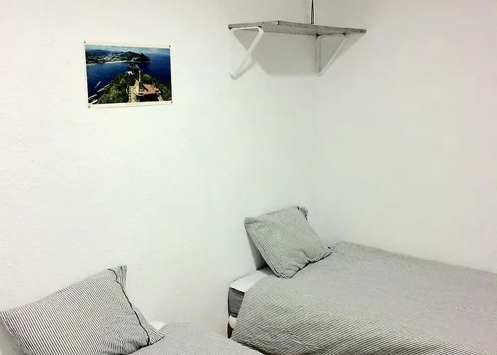 Roger's House Гостьовий будинок